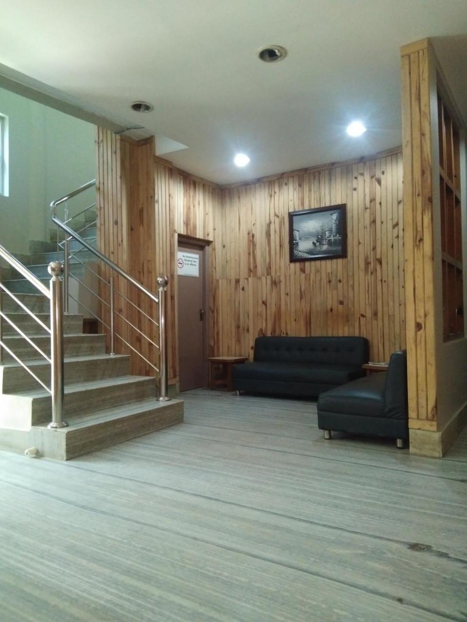 Hotel Pine Kohima Esterno foto